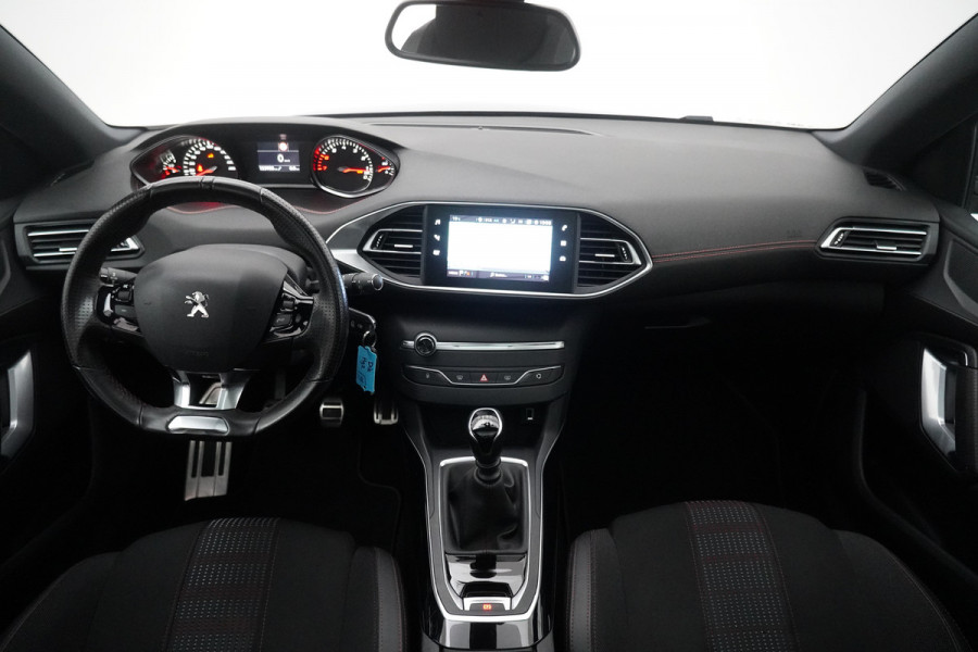 Peugeot 308 SW BWJ 2020 / 1.2 PT 131PK GT-line | / Pano Dak / Clima / Camera a. / Navi / Privacy glass / Carplay / PDC v+a / Leder/Stof /