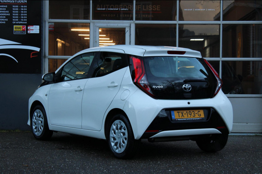 Toyota Aygo 1.0 VVT-i x-play Airco Camera Carplay Nap