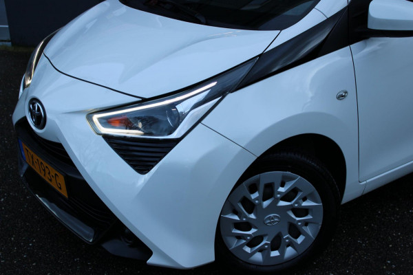 Toyota Aygo 1.0 VVT-i x-play Airco Camera Carplay Nap