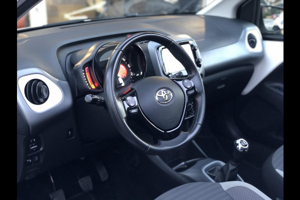 Toyota Aygo 1.0 VVT-i X-Wave Cabrio | Open dak, Lichtmetalen velgen, Apple CarPlay/Android Auto, Parkeercamera, In hoogte verstelbare stoel