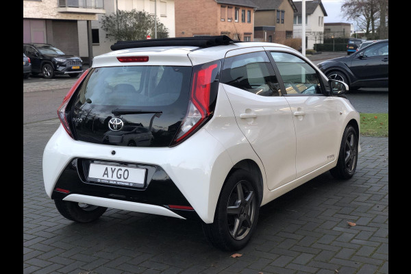 Toyota Aygo 1.0 VVT-i X-Wave Cabrio | Open dak, Lichtmetalen velgen, Apple CarPlay/Android Auto, Parkeercamera, In hoogte verstelbare stoel