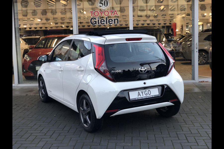 Toyota Aygo 1.0 VVT-i X-Wave Cabrio | Open dak, Lichtmetalen velgen, Apple CarPlay/Android Auto, Parkeercamera, In hoogte verstelbare stoel