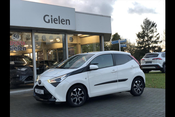 Toyota Aygo 1.0 VVT-i X-Joy | Eerste eigenaar, Lichtmetalen velgen, CarPlay, Privacy glass, Climate control, Parkeercamera, Weinig KM!