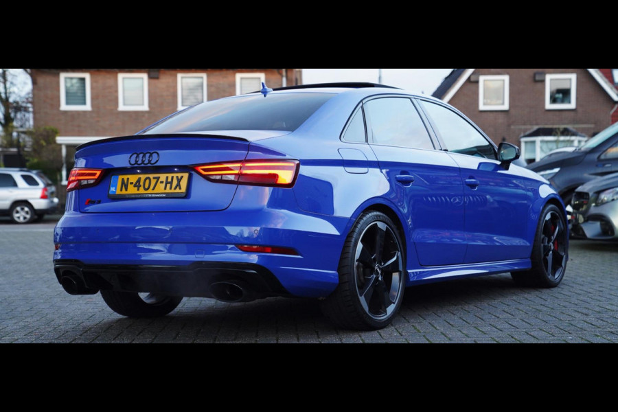 Audi RS3 Limousine 2.5 TFSI RS 3 quattro | Bang&Olufsen | Panorama | RS-zetels | Carbon | Alcantara inleg | Adaptieve cruise | NAP