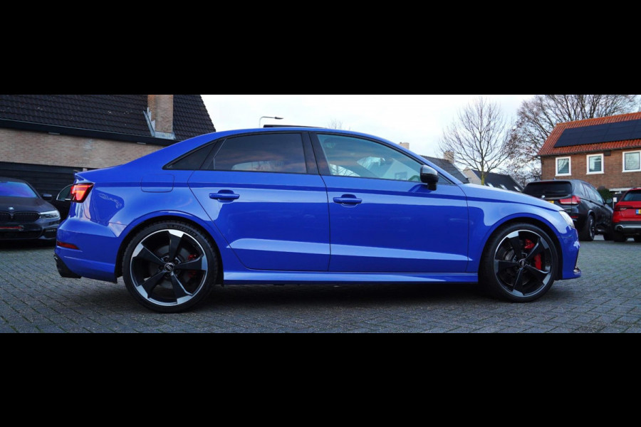 Audi RS3 Limousine 2.5 TFSI RS 3 quattro | Bang&Olufsen | Panorama | RS-zetels | Carbon | Alcantara inleg | Adaptieve cruise | NAP