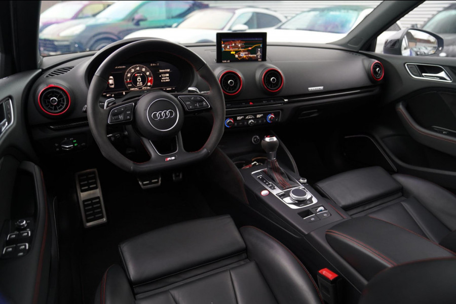 Audi RS3 Limousine 2.5 TFSI RS 3 quattro | Bang&Olufsen | Panorama | RS-zetels | Carbon | Alcantara inleg | Adaptieve cruise | NAP