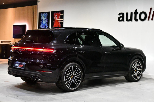 Porsche Cayenne 3.0 E-Hybrid. Nw Model, Chrono, Luchtvering, Pano, Memory, ACC, Camera, Trekhaak, Sfeer!