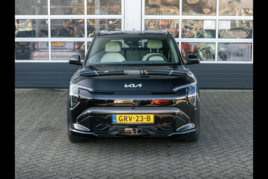 Kia EV3 GT-PlusLine 81.4 kWh Beschikbaar in overleg l Stoel en stuurverwarming  l Schuif kantel dak l