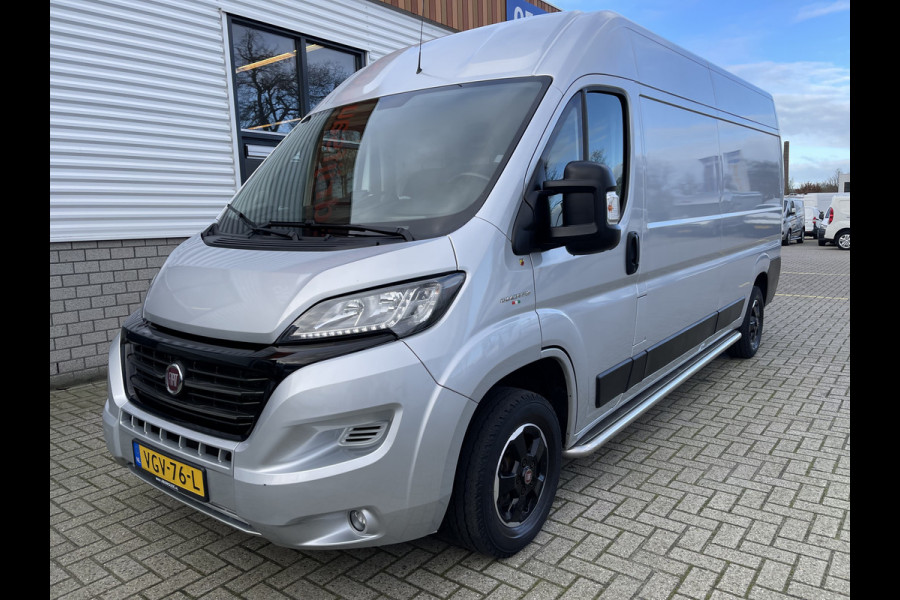 Fiat Ducato 33 2.3 MultiJet L3H2 Luxury Pro met Dhollandia laadklep! / rijklaar € 21.950 ex btw / lease vanaf € 392 / cruise en climate control / zilver metallic / 81.475 km NAP!