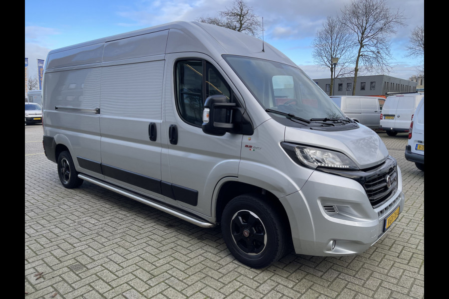 Fiat Ducato 33 2.3 MultiJet L3H2 Luxury Pro met Dhollandia laadklep! / rijklaar € 21.950 ex btw / lease vanaf € 392 / cruise en climate control / zilver metallic / 81.475 km NAP!