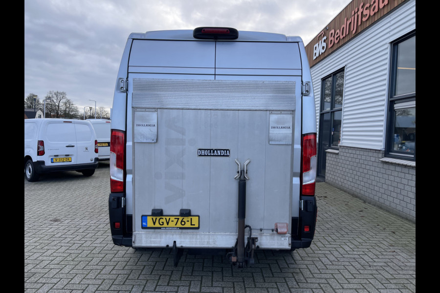 Fiat Ducato 33 2.3 MultiJet L3H2 Luxury Pro met Dhollandia laadklep! / rijklaar € 21.950 ex btw / lease vanaf € 392 / cruise en climate control / zilver metallic / 81.475 km NAP!