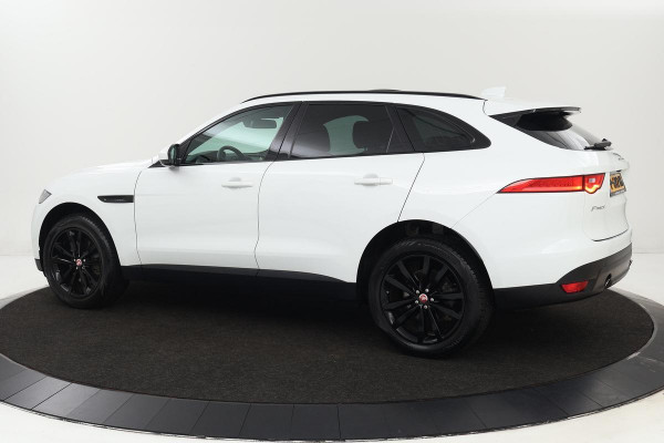 Jaguar F-Pace 2.0 25t AWD | Panoramadak | Leder | Stoel & stuurverwarming | Trekhaak | Camera | Xenon | Navigatie | Memory | 20'' | Achterbankverwarming