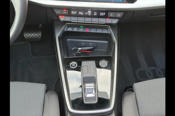 Audi A3 Sportback 45 TFSI e S-Line | Pano | HUD | Matrix