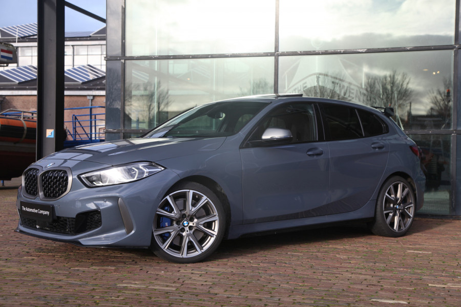 BMW 1-serie M135i xDrive Pano/ H&K Sportstoelen elektrisch