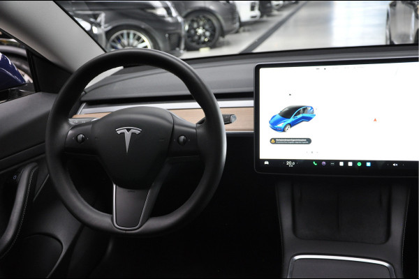 Tesla Model 3 Autopilot ACC Stuurverwarm. Afneemb. trekhaak PDC Leer Navi Panoramadak 360° Elektr. achterklep Stoelverwarming voor & achter Climate voor & achter LM velgen BTW auto!