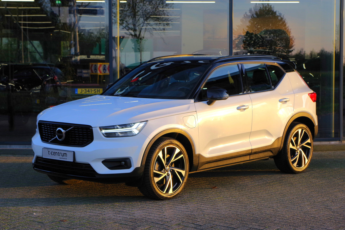 Volvo XC40 1.5 T5 Recharge 262 PK R-Design PHEV, Leder-Alcantara, 20" Velgen, Keyless, LED