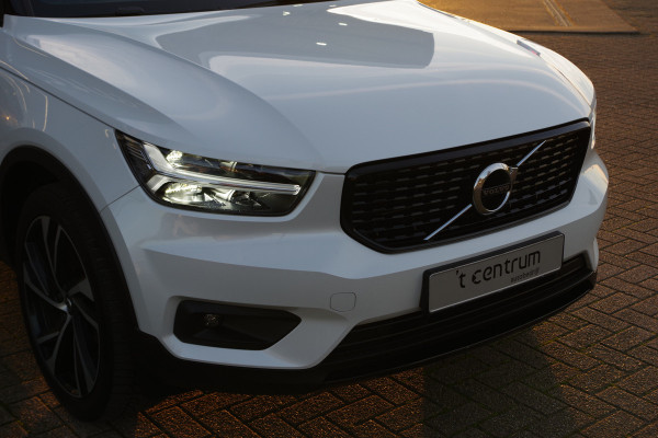 Volvo XC40 1.5 T5 Recharge 262 PK R-Design PHEV, Leder-Alcantara, 20" Velgen, Keyless, LED