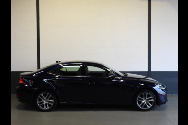 Lexus IS 300h Hybrid Edition 30 NAVI/LEER/LED/17"LMV!