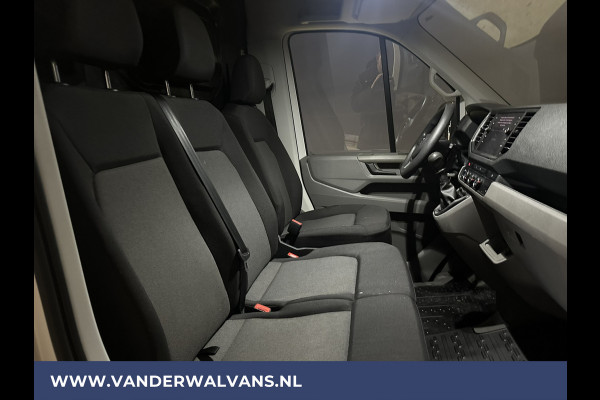 Volkswagen Crafter 2.0 TDI 141pk L3H3 L2H2 Euro6 Airco | Imperiaal | Camera | Navigatie | Apple Carplay | 3000kg Trekhaak Android Auto, Verwarmde voorruit, Bijrijdersbank