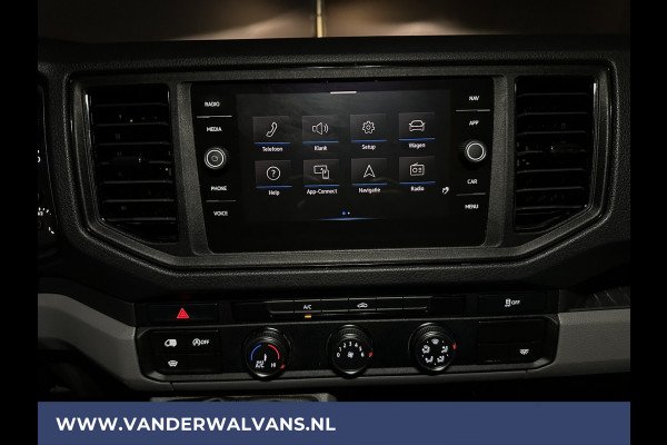 Volkswagen Crafter 2.0 TDI 141pk L3H3 L2H2 Euro6 Airco | Imperiaal | Camera | Navigatie | Apple Carplay | 3000kg Trekhaak Android Auto, Verwarmde voorruit, Bijrijdersbank