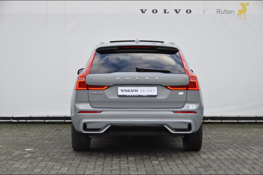 Volvo XC60 T6 350PK Long Range AWD Plus Dark / Adaptieve cruise control / Pilot Assist / 360 Camera / Panoramisch schuif-kantel dak / Lederen bekleding / Elektrisch bedienbare voorstoelen met geheugen / Stoelverwarming voor en achter / Apple Carplay /