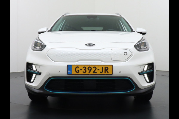 Kia e-Niro 64kWh Leder AppleCarplay/Android Auto Adaptive Cruise Control Camera Soundsystem JBL® LED koplampen 3D-Navi LMV 17" ECC Lane Ass Bluetooth Regen-Lichtsensor Connected-Services DAB Dode-HoekSensor Multi-Media Privacy Glas 1e Eigenaar ruim 45.000 nieuw ! Orig.NL se auto