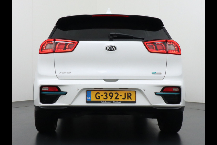 Kia e-Niro 64kWh Leder AppleCarplay/Android Auto Adaptive Cruise Control Camera Soundsystem JBL® LED koplampen 3D-Navi LMV 17" ECC Lane Ass Bluetooth Regen-Lichtsensor Connected-Services DAB Dode-HoekSensor Multi-Media Privacy Glas 1e Eigenaar ruim 45.000 nieuw ! Orig.NL se auto