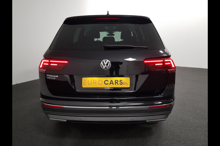 Volkswagen Tiguan Allspace 1.5 TSI 150pk DSG Highline 7p. | Navigatie | Climate Control | Camera 360 | Parkeer Sensoren | Adaptive Cruise Control | Electrisch bedienbare achterklep | Stoelverwarming