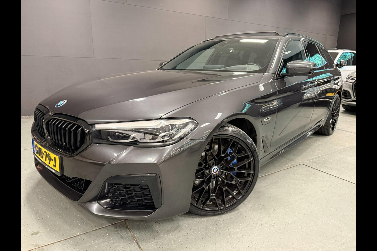 BMW 5 Serie Touring 530e M-SPORT 20'' PANO/NAVI/CAM/DAB/CARPLAY/ECC/PDC/CRUISE///