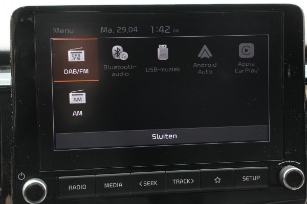 Kia Stonic 1.0 T-GDi 136pk DCT Prestige | Navigatie | Apple Carplay/Android Auto | Parkeersensor achter | Camera | Adaptive Cruise Control | Afneembare trekhaak | Stoel-en stuurverwarming | Getinte ramen | Climatronic