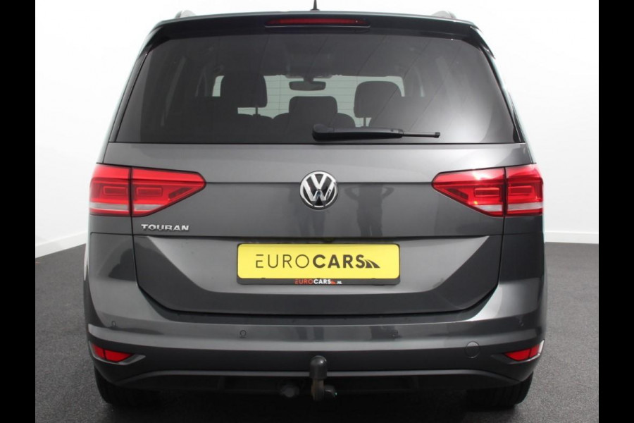 Volkswagen Touran 1.5 TSI DSG Comfortline 7p | Navigatie d.m.v. Apple Carplay/Android Auto | Climate Control | Camera | Parkeersensoren | Adaptive Cruise Control | Stoel-en stuurverwarming | Elektrische achterklep | Getinte ramen | Trekhaak |