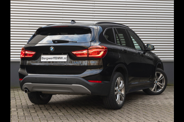 BMW X1 sDrive18i - Sportstoelen - Stoelverwarming - Getint Glas