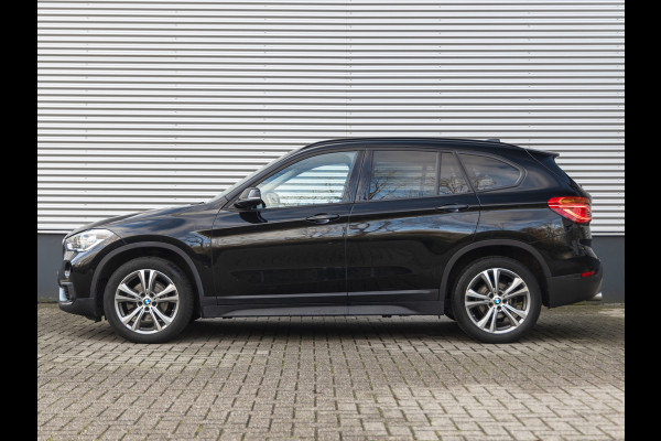 BMW X1 sDrive18i - Sportstoelen - Stoelverwarming - Getint Glas