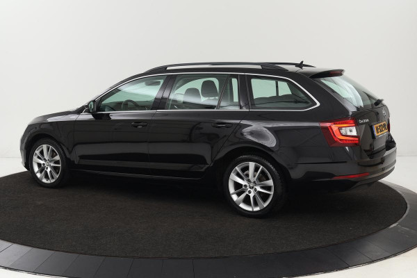 Škoda Octavia 1.5 TSI Business Edition | Stoelverwarming | Camera | Carplay | Navigatie | Climate control | PDC | Cruise control