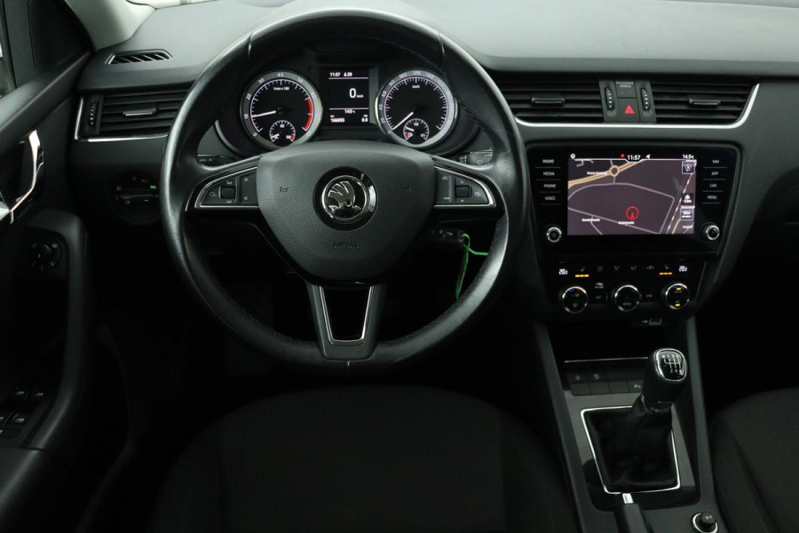 Škoda Octavia 1.5 TSI Business Edition | Stoelverwarming | Camera | Carplay | Navigatie | Climate control | PDC | Cruise control