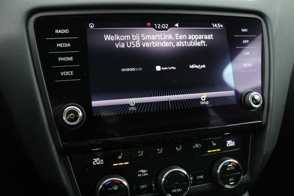 Škoda Octavia 1.5 TSI Business Edition | Stoelverwarming | Camera | Carplay | Navigatie | Climate control | PDC | Cruise control