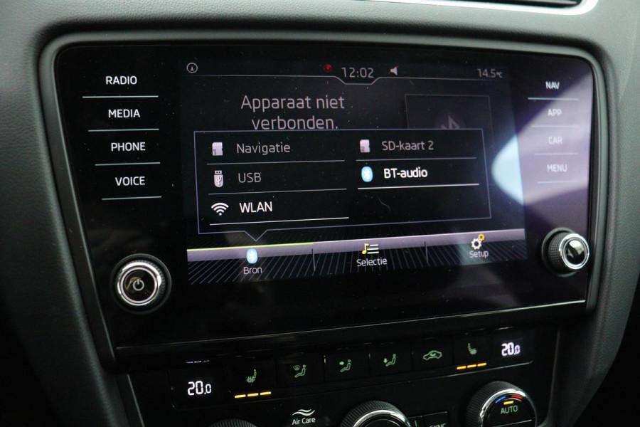 Škoda Octavia 1.5 TSI Business Edition | Stoelverwarming | Camera | Carplay | Navigatie | Climate control | PDC | Cruise control