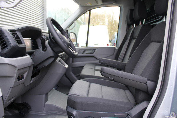 Volkswagen Crafter 35 2.0 TDI L3H3 177pk - Facelift - Navigatie - LED - Geveerde stoel - Virtual cockpit - Camera - Trekhaak - Stoelverwarming - Ri