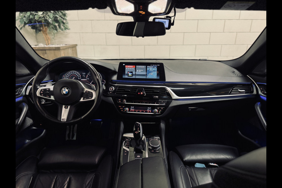 BMW 5 Serie Touring M550d xDrive | Org.NL | 1e eig. | BTW | 4-wielbest. | Panorama