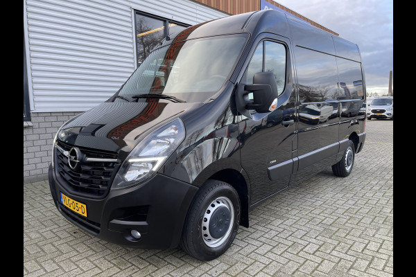 Opel Movano 2.3 Turbo 136pk L2H2 / vaste prijs rijklaar € 21.950 ex btw / lease vanaf € 393 / cruise en climate control / zwart metallic / navigatie / achteruit rijcamera !