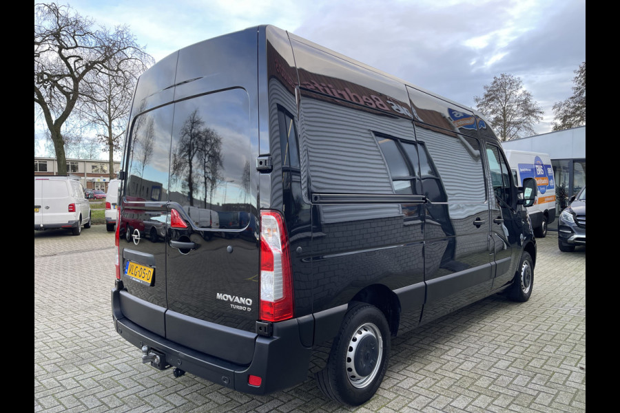 Opel Movano 2.3 Turbo 136pk L2H2 / vaste prijs rijklaar € 21.950 ex btw / lease vanaf € 393 / cruise en climate control / zwart metallic / navigatie / achteruit rijcamera !