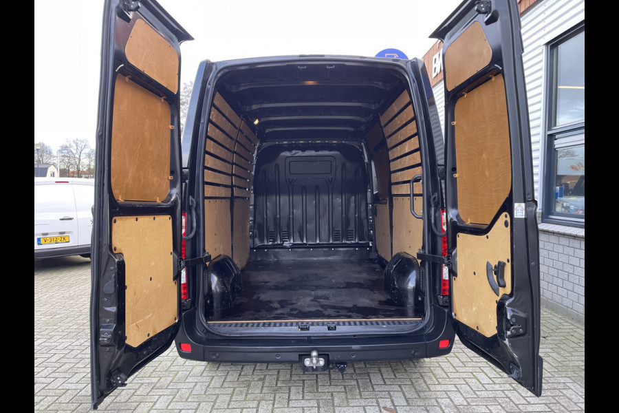 Opel Movano 2.3 Turbo 136pk L2H2 / vaste prijs rijklaar € 21.950 ex btw / lease vanaf € 393 / cruise en climate control / zwart metallic / navigatie / achteruit rijcamera !