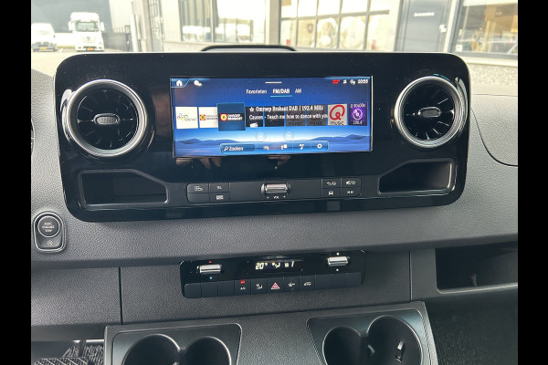 Mercedes-Benz Sprinter 319 CDI L2 H2 PRO / 3500KG Trekhaak / LED / MBUX / Camera / Carplay navigatie / Cruise control / Airco