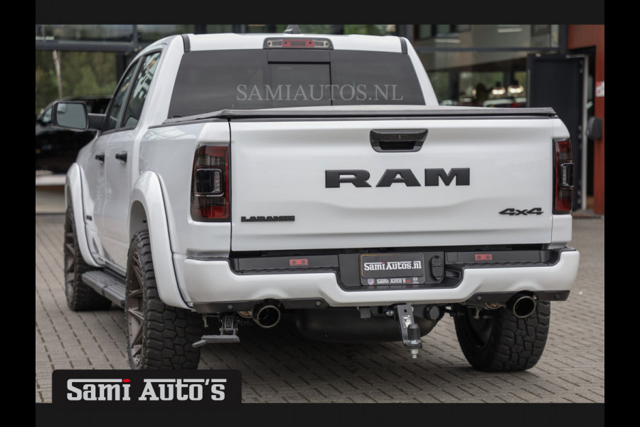 Dodge Ram 1500 ALL-IN PRIJS | HULK PACK | 5.7 V8 HEMI 4x4 | LARAMIE NIGHT EDITION | PRIJS MET LPG EN GARANTIE EN DIKKE WIELEN EN WIDEBODY | DUBBELE CABINE | 5 PERSOONS | VOORRAAD NR 2015 - 4725 | DIRECT BESCHIKBAAR |