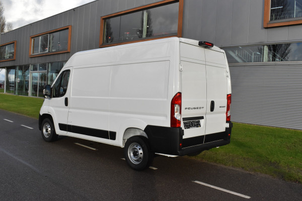 Peugeot Boxer 2.2 BlueHDi 140 S&S L2H2 3.3t Nieuwe bus zonder bpm 2 x snel leverbaar L2H2 / achteruitrijcamera verzwaard verenpakket, pakket City plus