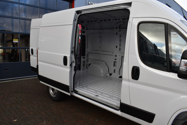 Peugeot Boxer 2.2 BlueHDi 140 S&S L2H2 3.3t Nieuwe bus zonder bpm 2 x snel leverbaar L2H2 / achteruitrijcamera verzwaard verenpakket, pakket City plus