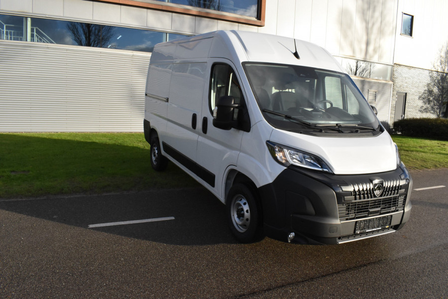 Peugeot Boxer 2.2 BlueHDi 140 S&S L2H2 3.3t Nieuwe bussen zonder bpm L2H2/ achteruitrijcamera verzwaard verenpakket, pakket City plus