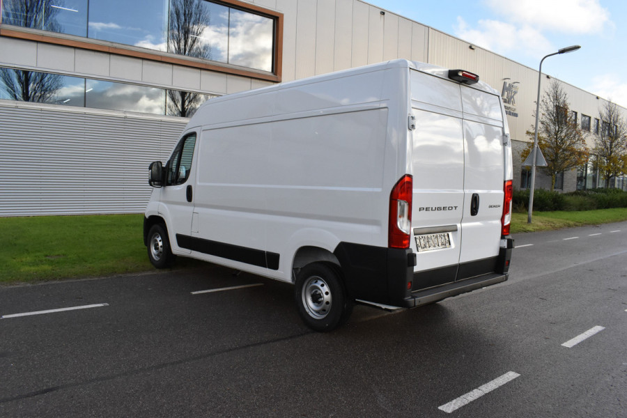 Peugeot Boxer 2.2 BlueHDi 140 S&S L2H2 3.3t Nieuwe bussen zonder bpm L2H2/ achteruitrijcamera verzwaard verenpakket, pakket City plus