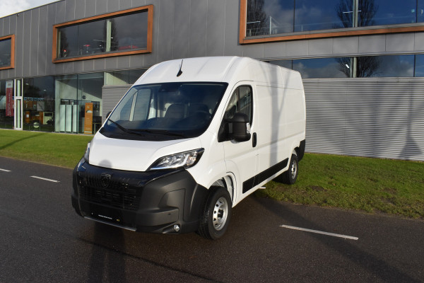 Peugeot Boxer 2.2 BlueHDi 140 S&S L2H2 3.3t Nieuwe bussen zonder bpm L2H2/ achteruitrijcamera verzwaard verenpakket, pakket City plus