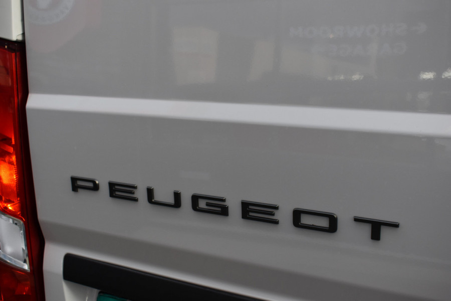 Peugeot Boxer 2.2 BlueHDi 140 S&S L2H2 3.3t Nieuwe bussen zonder bpm L2H2/ achteruitrijcamera verzwaard verenpakket, pakket City plus